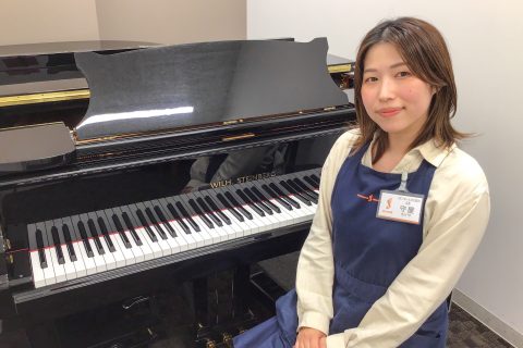 スタッフ写真 店長・ピアノアドバイザー 守屋