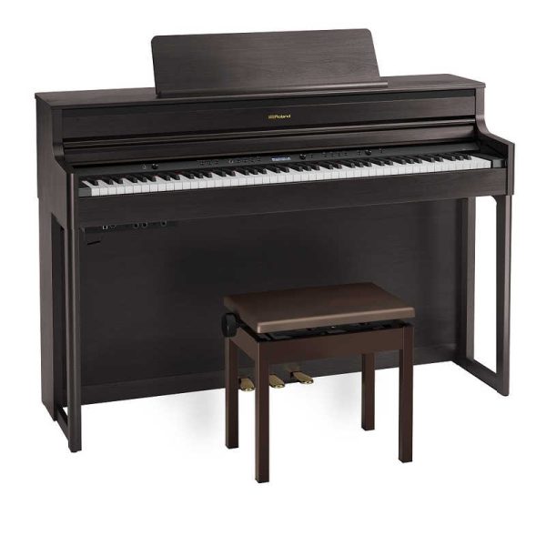 HP704　￥203,500(税込)<br />
<br />
アコースティック・プロジェクションによる、グランドピアノ特有の立体的な音場感と表現力の高いこだわりのハイブリット構造鍵盤で、グランドピアノ本来の奥深いサウンドと弾き心地を再現。ワンランク上のホームピアノを目指したモデルです。また、トラディショナルなピアノをモダンに魅せて、ご家庭のインテリアにマッチするデザインに仕上げています。