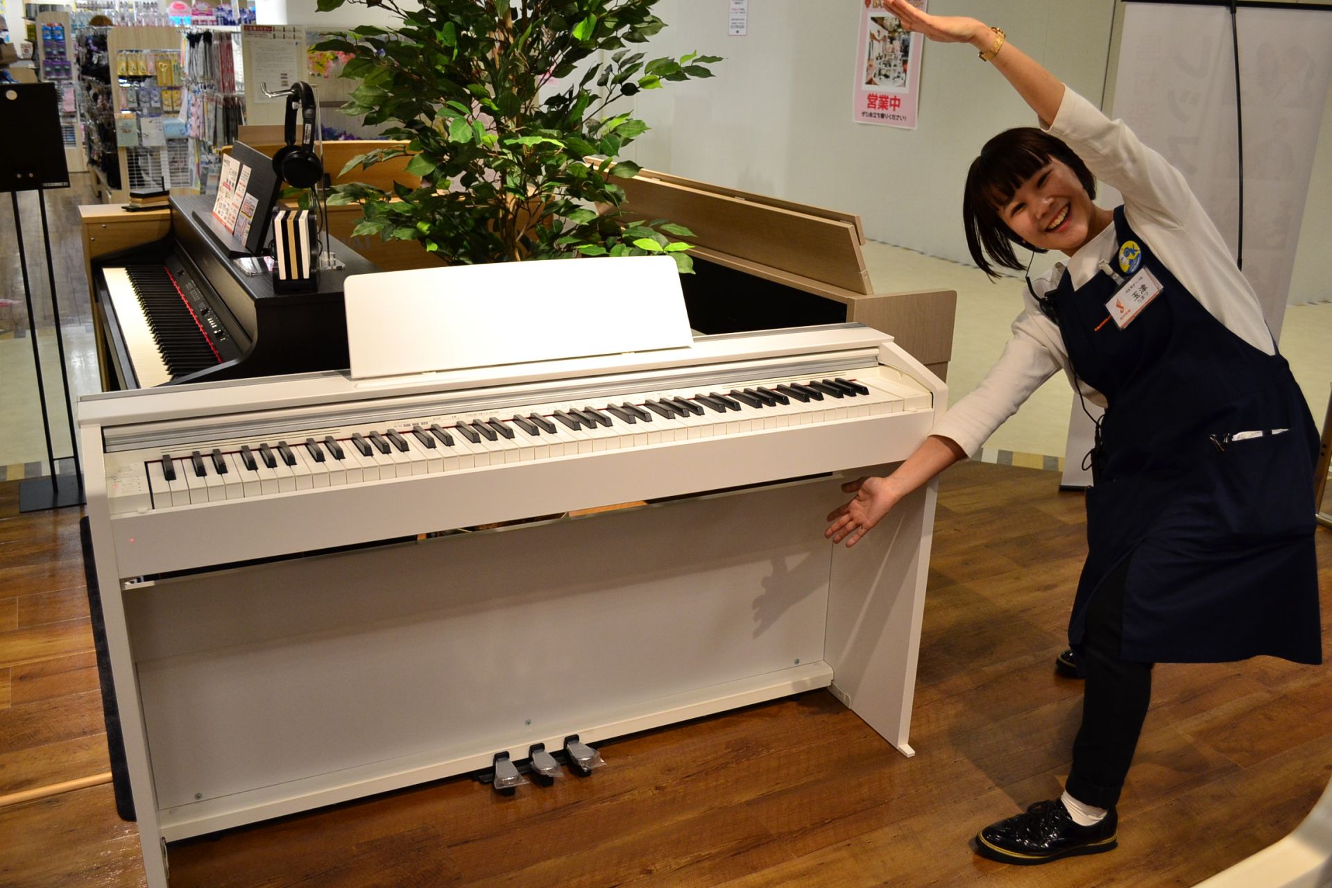 【電子ピアノ】コンパクトな電子ピアノのご紹介！広い場所がなくてもピアノ置けます！