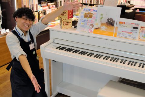 スタッフ写真 <ギター・弦楽器アドバイザー>副店長/エレキギター/電子ピアノ 山田築玖