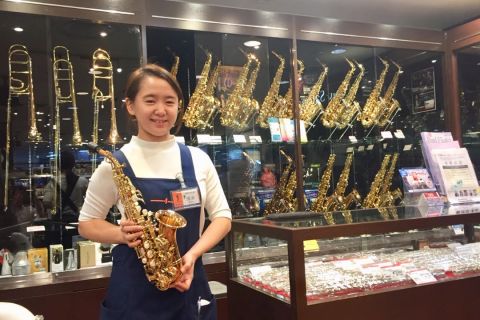 スタッフ写真 管楽器 浅井