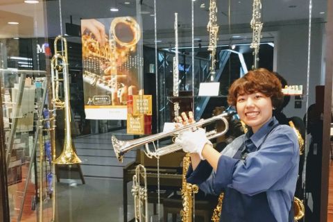 スタッフ写真 管楽器・POP担当 登尾