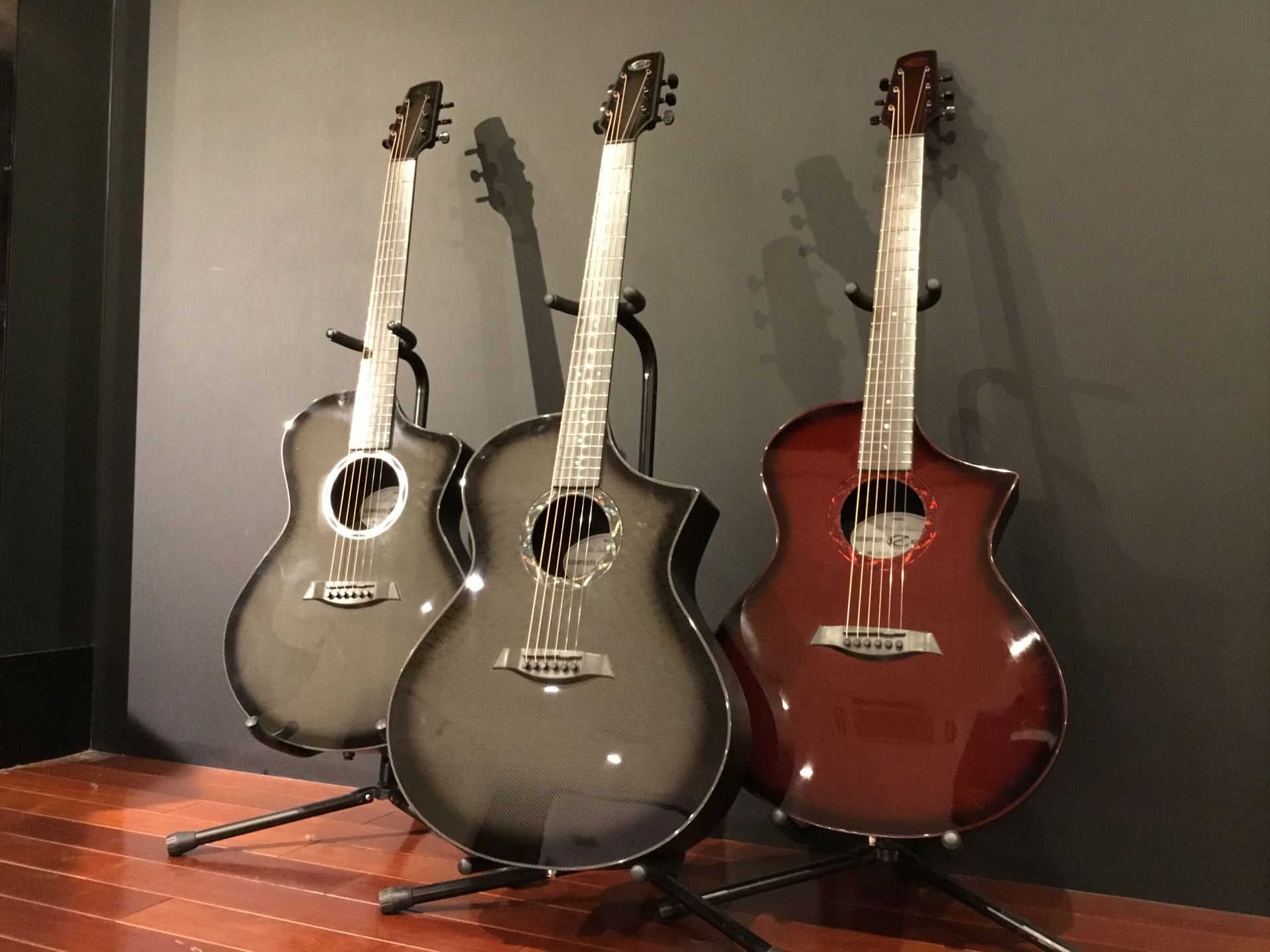*Composite Acoustics Guitarが初入荷！日本初モデルも！ ボディ、ネックをカーボン製にし、圧倒的な耐久性を実現したエレアコギターが島村楽器川崎ルフロン店に入荷しました！野外で、炎天下で氷点下でも、場所を気にせずパフォーマンス出来るギターを体感ください。]][!※こちらの商品は […]