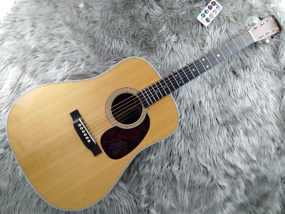 Martin D-28カスタムモデルCTM D-28 "Premium Sitka Spruce VTS & Indian Rosewood