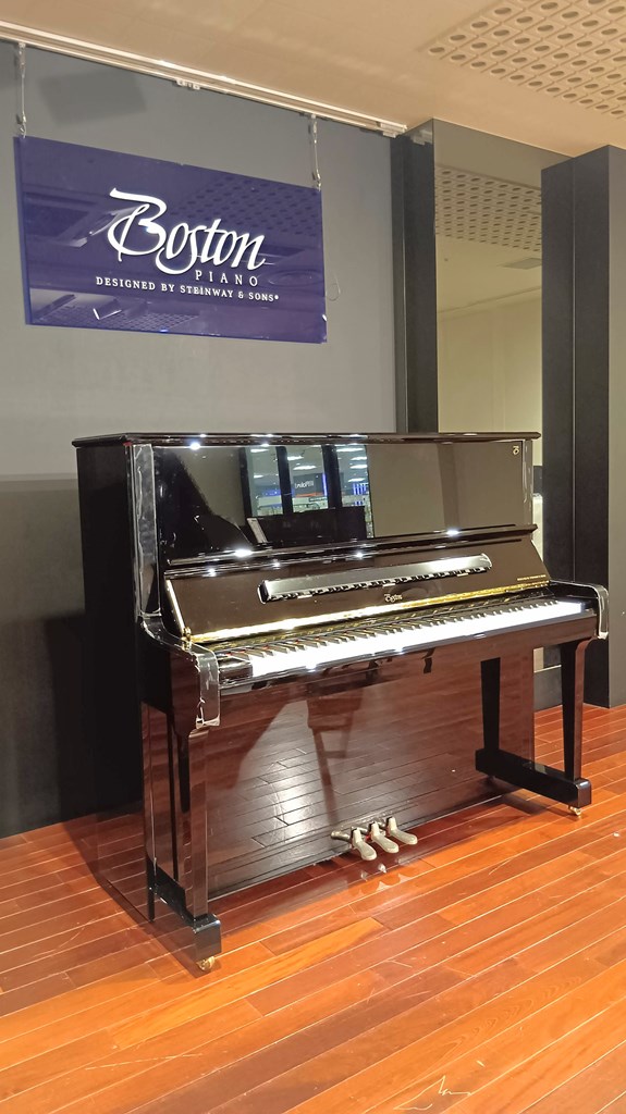 アップライトピアノBoston　UP132E PE/EP