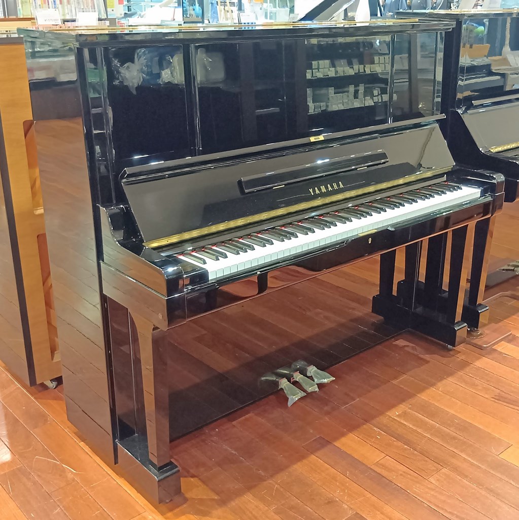 中古アップライトピアノYAMAHA UX3