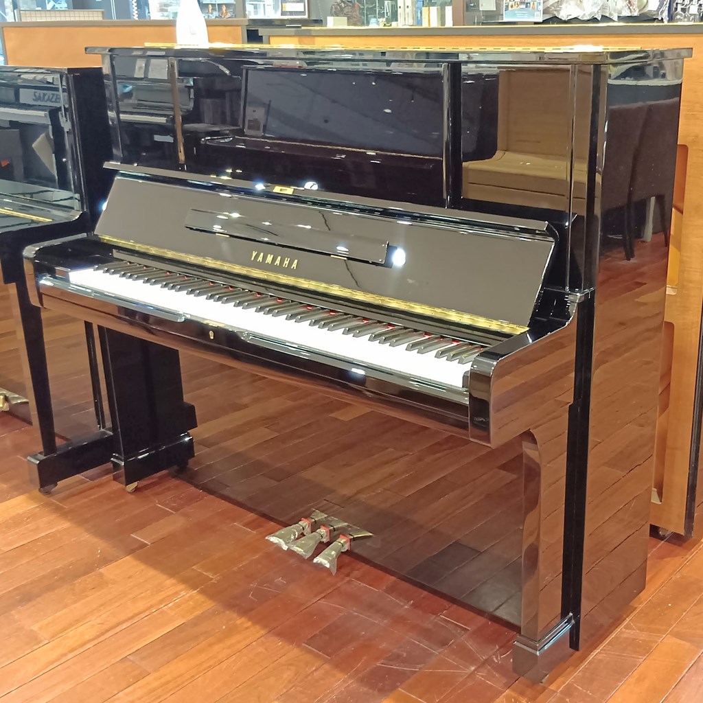 中古アップライトピアノYAMAHA UX2