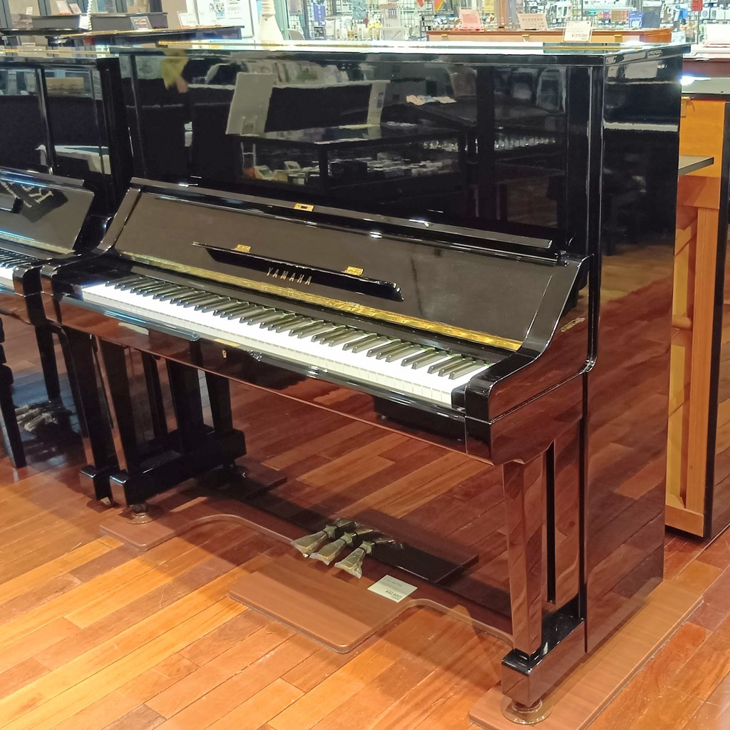 中古アップライトピアノYAMAHA UX　消音ユニット付（現行新品）