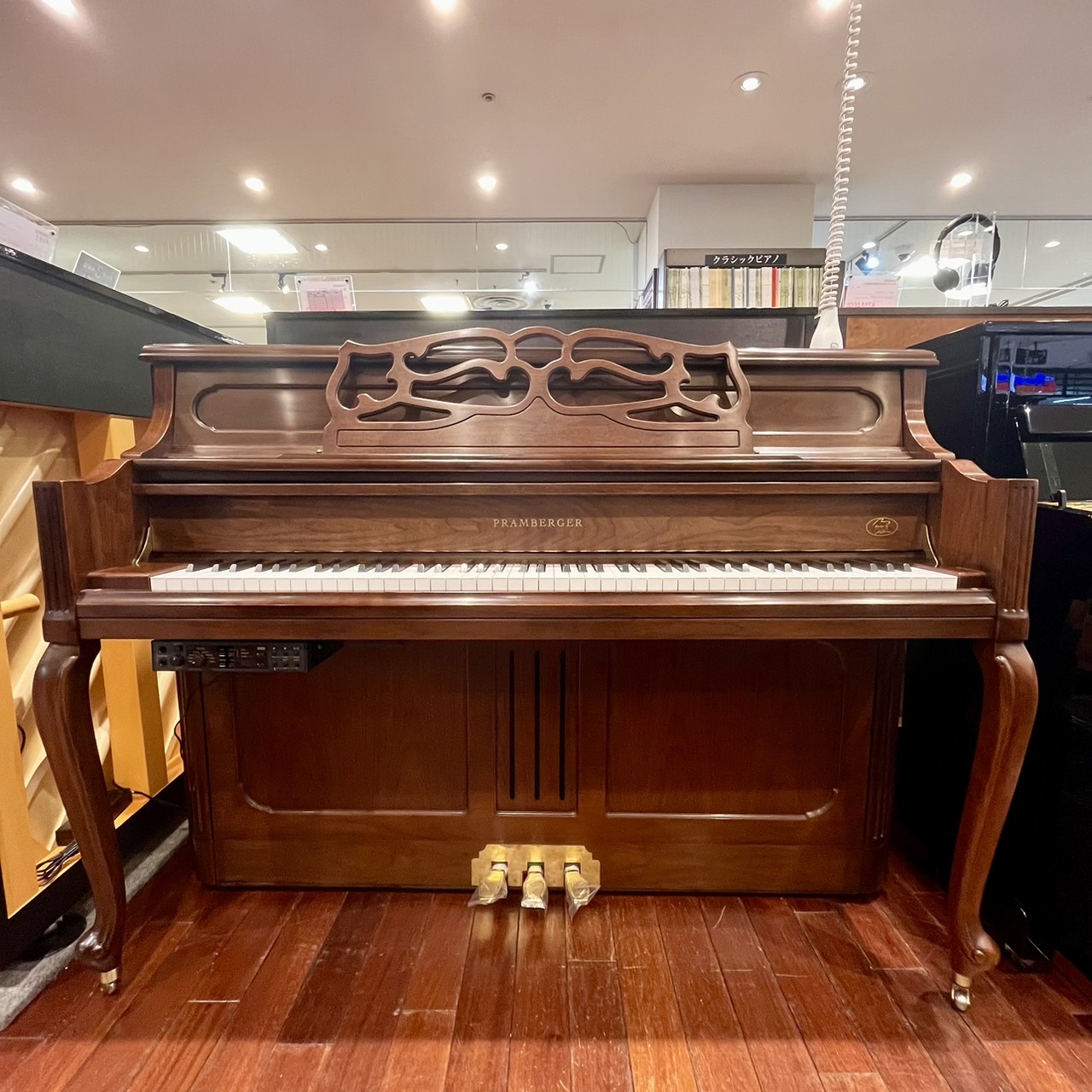 中古アップライトピアノPRAMBERGER PV110F 消音ユニット付