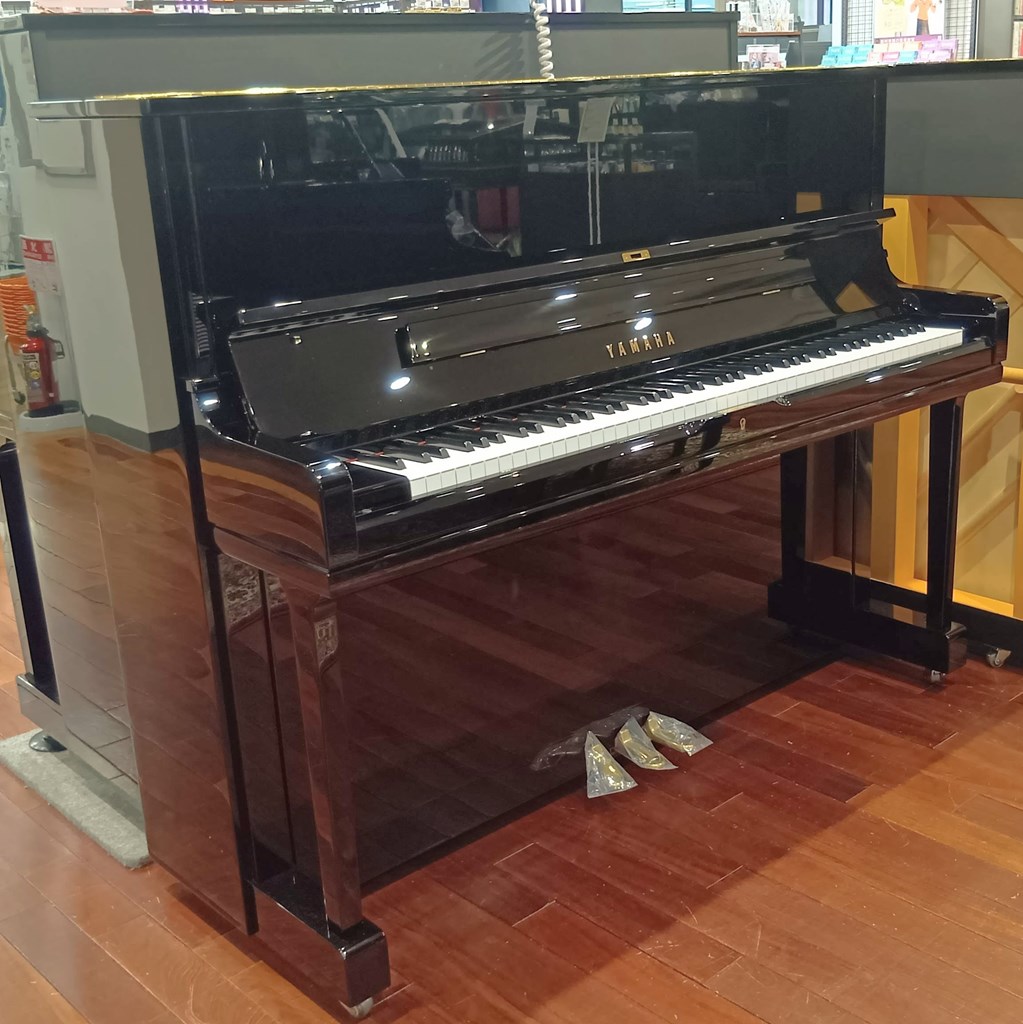新品アップライトピアノYAMAHA　YUS1
