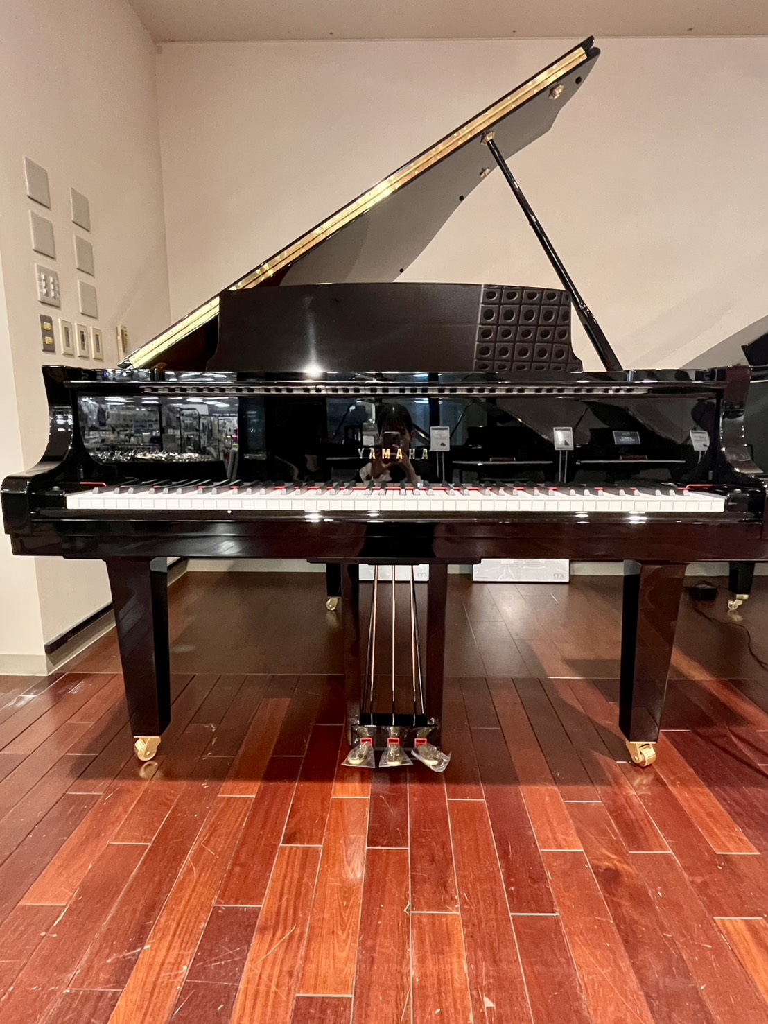 新品グランドピアノYAMAHA C1X