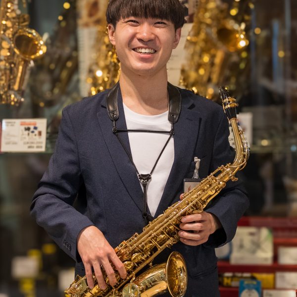 フレンテ南大沢店<br />
サックスインストラクター 伊藤 貫矢