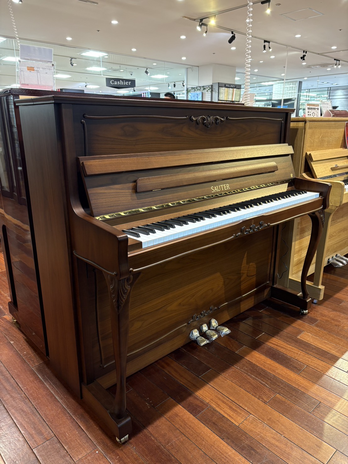 中古アップライトピアノSAUTER　UP122BarockR2+R（WN）