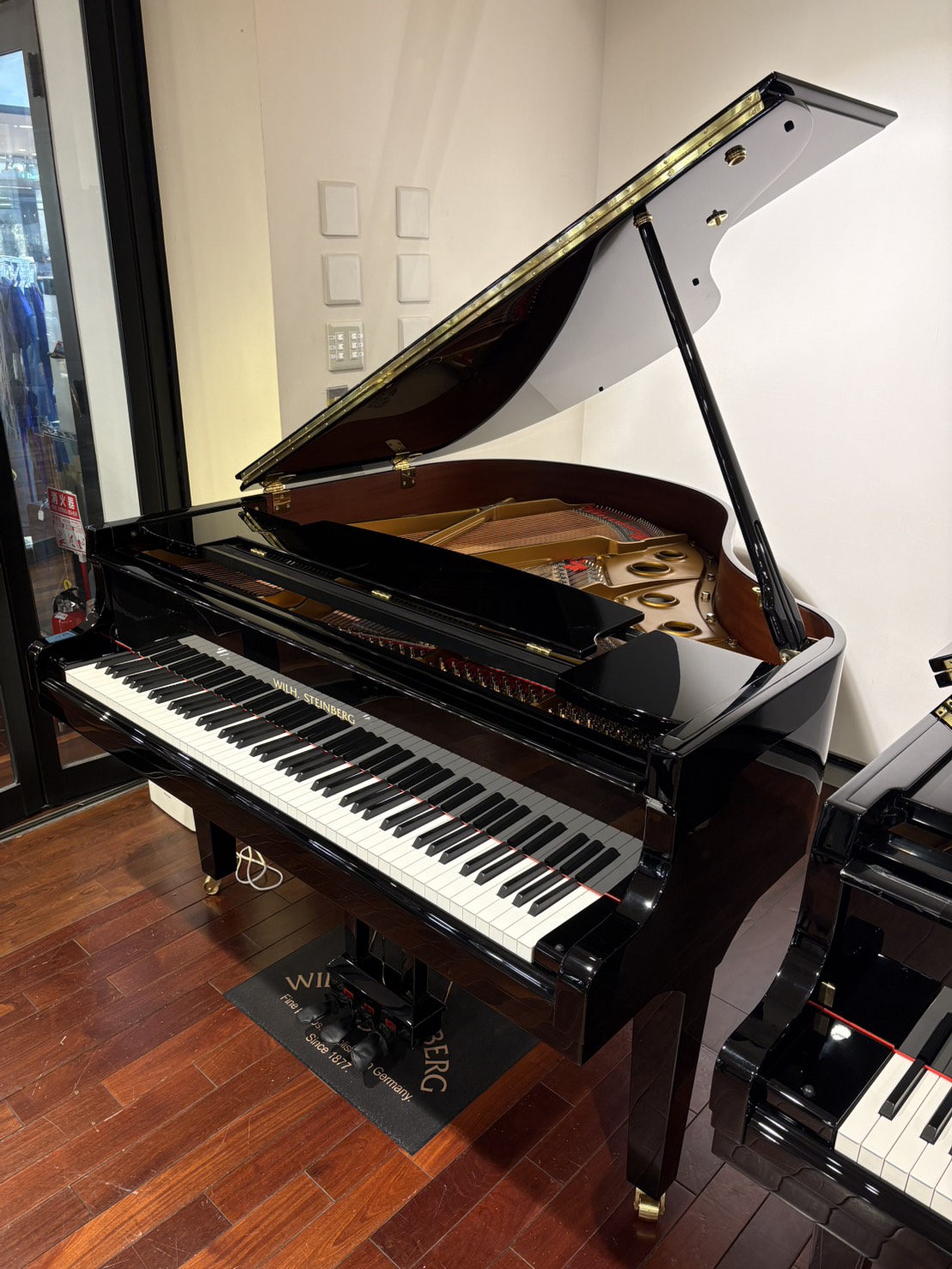 新品グランドピアノSTEINBERG　P-152