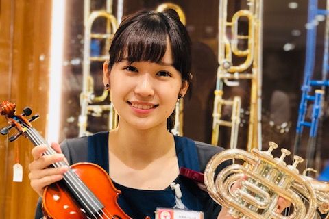 スタッフ写真 管楽器テクニカルアドバイザー バイオリン 神﨑