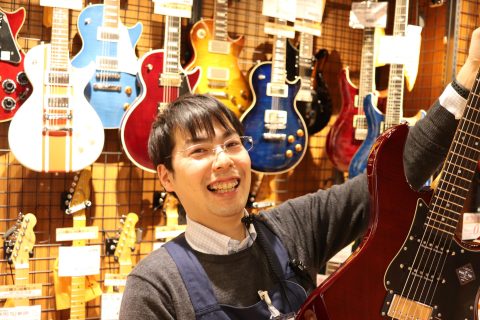 スタッフ写真 エレキギター エフェクター アンプ 井嶋