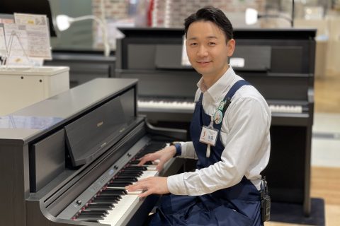 スタッフ写真 副店長 佐藤