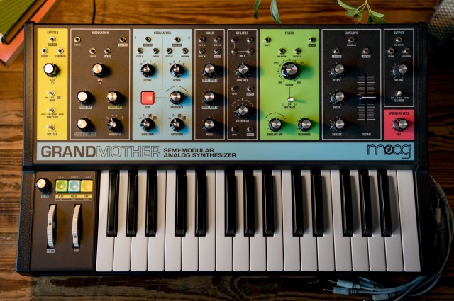 moog GRANDMOTHER 入荷しました！2018/12/27　12：00更新！