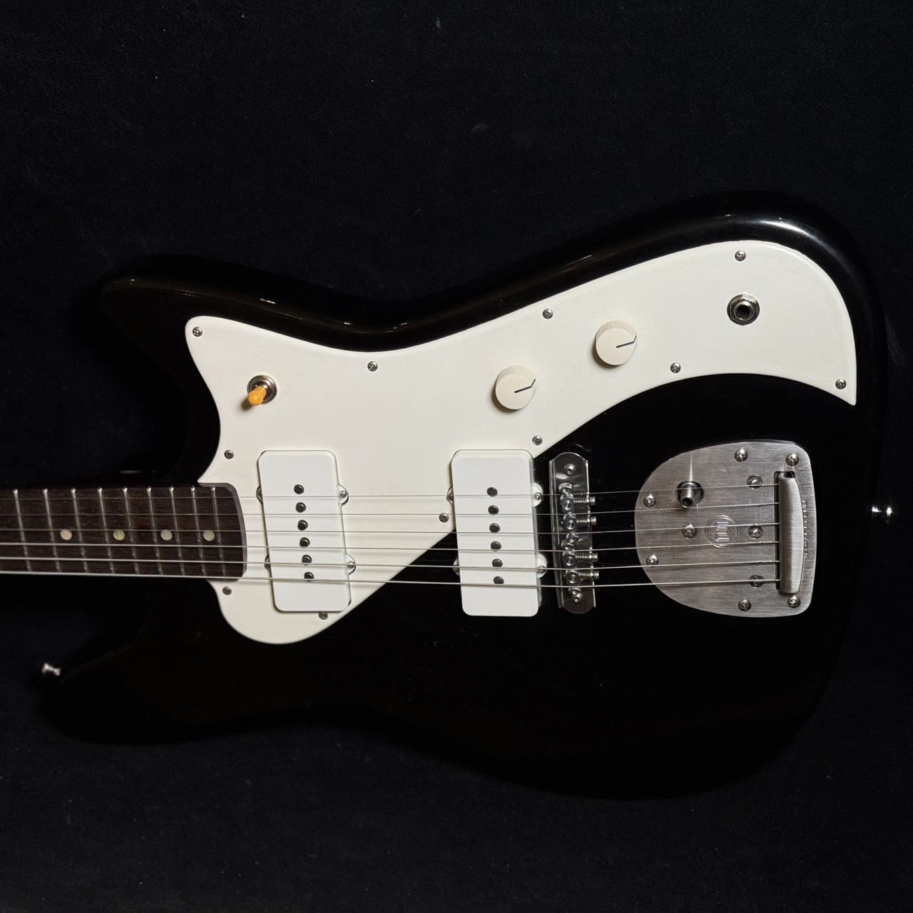 Black Bobbin"Phantone" - Crafted by Castedosa Guitars