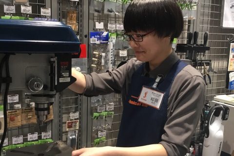 スタッフ写真 リペア 和田