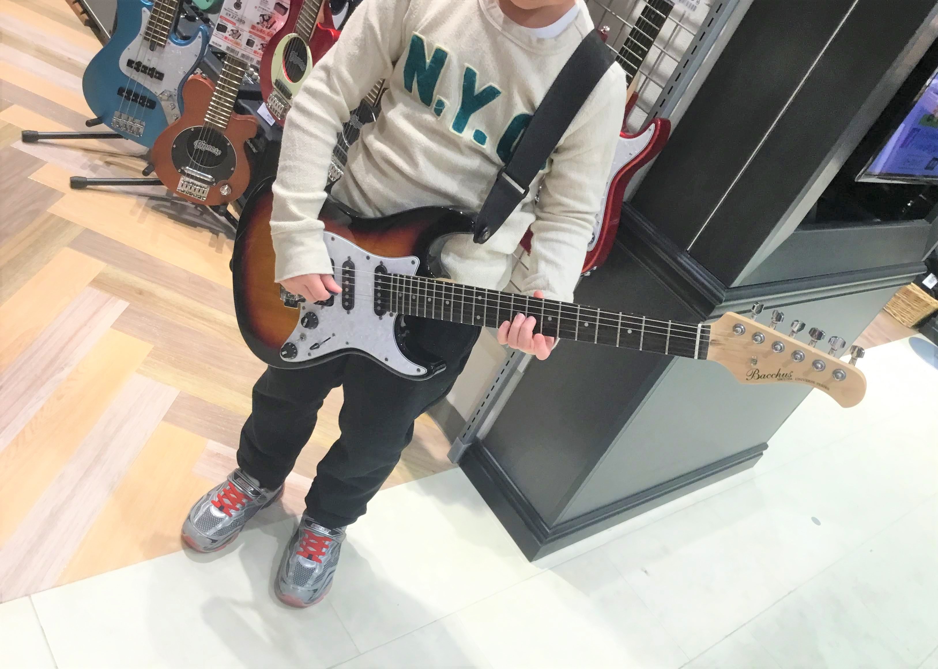 [https://www.shimamura.co.jp/shop/kinshicho-p/lesson-info/20200910/11860:title=] ===z=== *未来のギタリスト集まれ！子どもギタリスト　キッズギターコース！ お家にいる時間が増え、どのようにお過ごしでしょうか。練習 […]