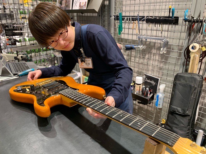 *リペアに関するお知らせ 日頃より島村楽器錦糸町パルコ店をご利用いただき誠にありがとうございます。]]当店では常駐のリペアマンによる店頭リペアを行っております。]]おかげさまで大変多くのお客様にお越し頂いておりまして大変混雑しております。]]修理の内容にもよりますが[!!お預かりより修理完了まで数カ […]