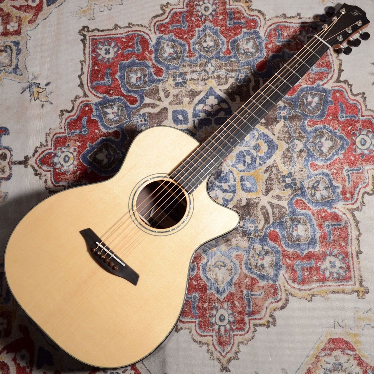 アコースティックギターYellow OMc-SR