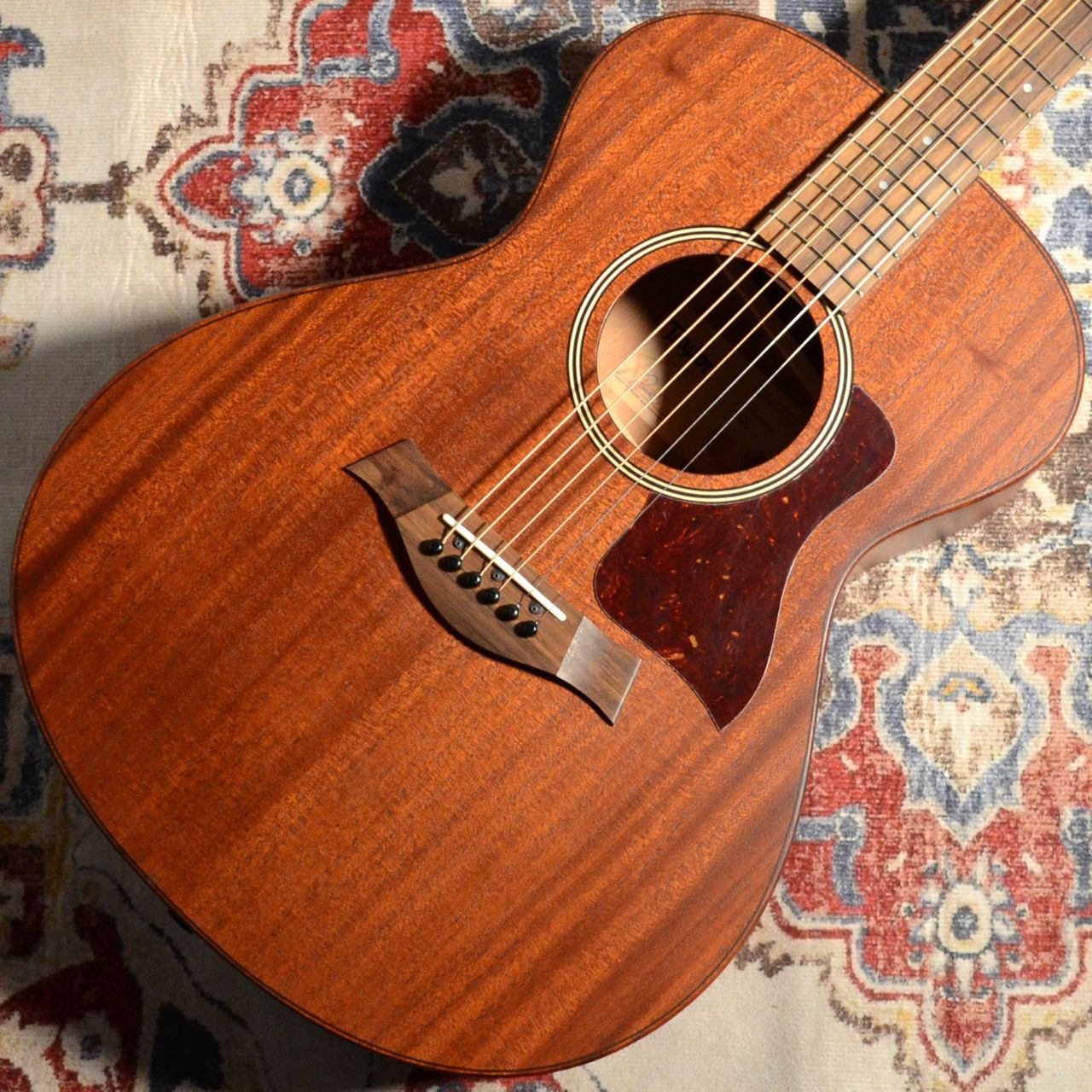 エレクトリックアコースティックギターAD22e【選定品】