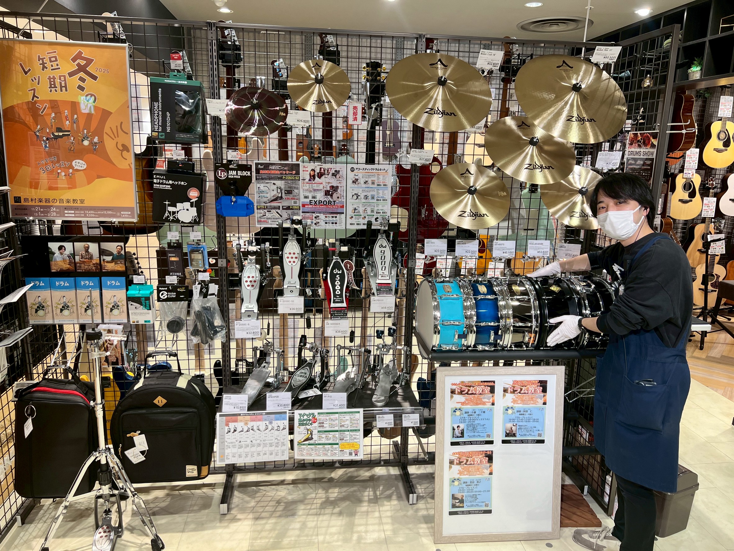 島村楽器　錦糸町パルコ店は、JR錦糸町南口から徒歩3分、地下鉄半蔵門線錦糸町駅から徒歩2分、 東京都内のお客様のみならず千葉県や栃木県、群馬県、茨城県といった県外のお客様にもご利用いただいております。 人気の電子ドラムから、スティック、ドラムヘッドなどのドラムアクセサリはもちろん、ドラムスローン、  [&hellip;]