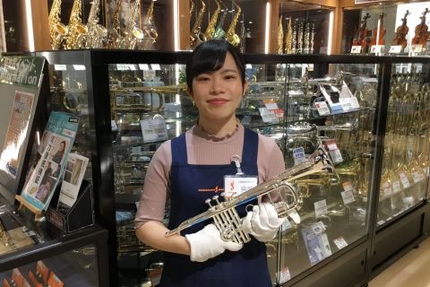 スタッフ写真 管楽器 楽譜 音楽教室 山川