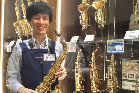 スタッフ写真 ウクレレ、電子ピアノ、キーボード、管楽器担当/管楽器アドバイザー 駒井