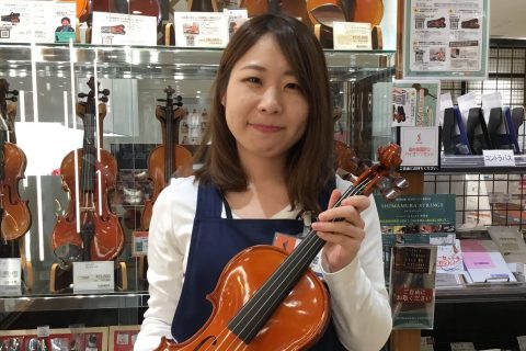 スタッフ写真 ピアノ、弦楽器、防音担当/音楽教室、管楽器上級アドバイザー 古屋