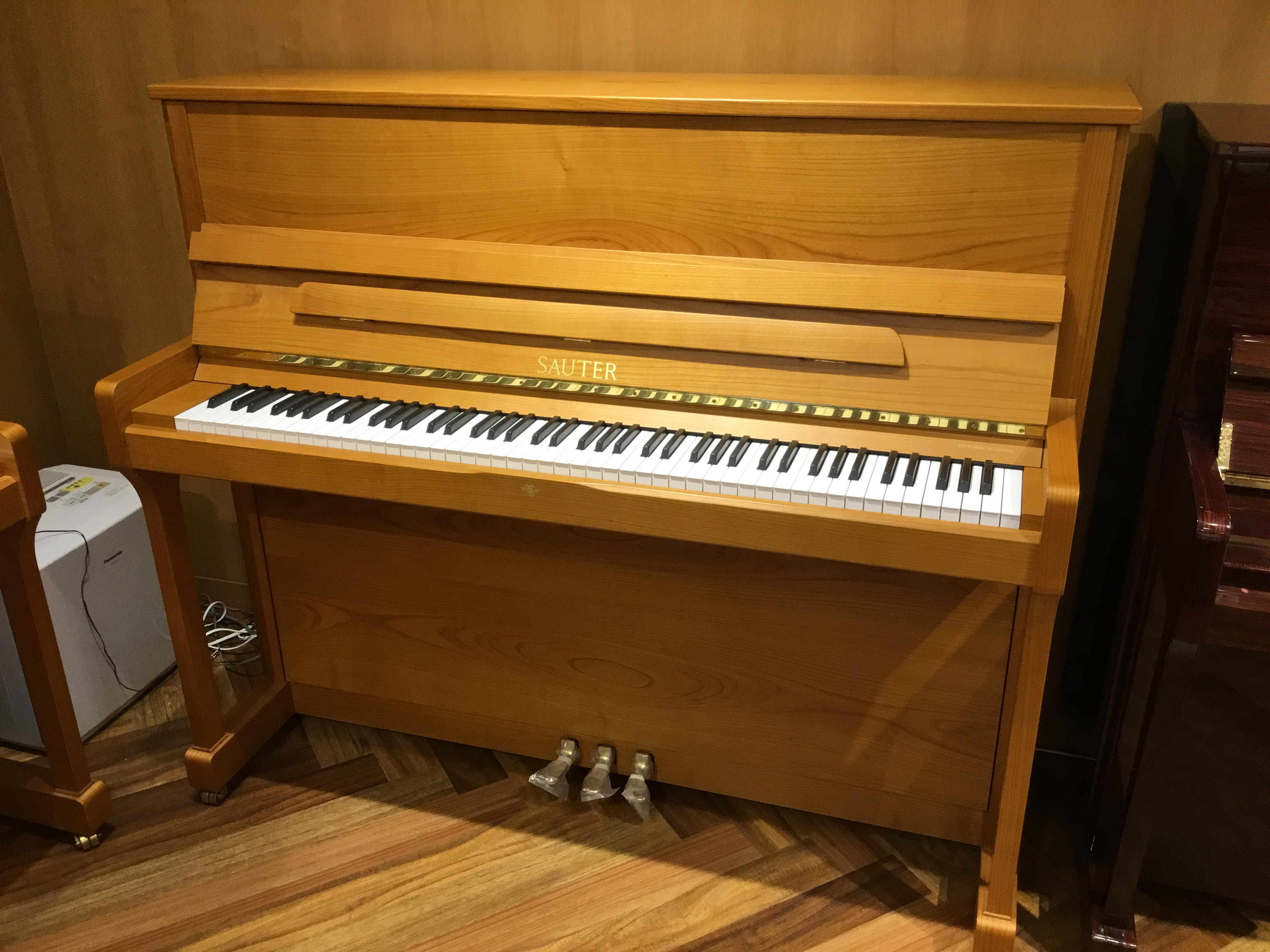 【ピアノ入荷情報】ドイツ SAUTER社「UP122Premiere」お買い得モデルが入荷致しました