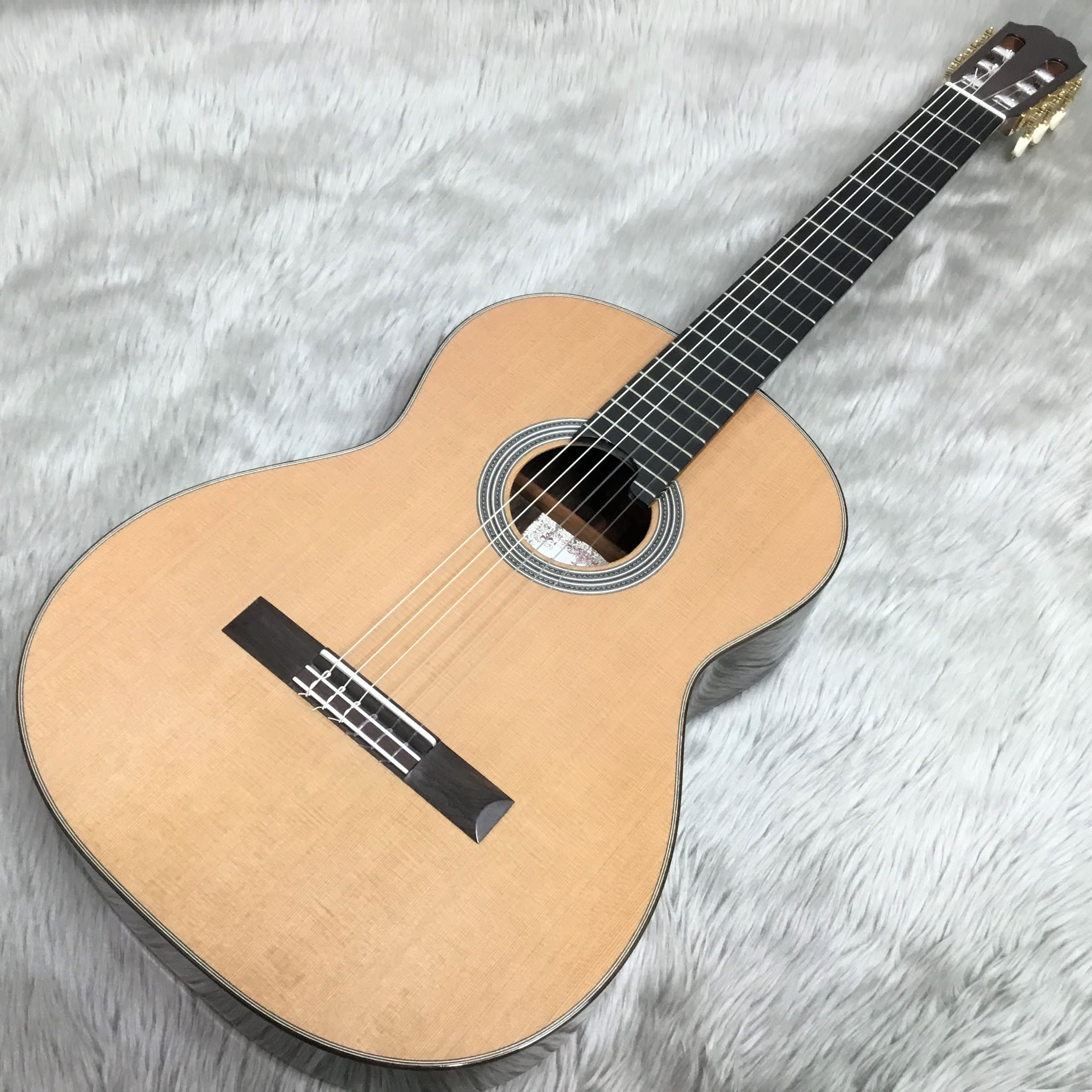 ASTURIAS2021年製 ダブルトップ杉/ローズ ※中古ギターとなります