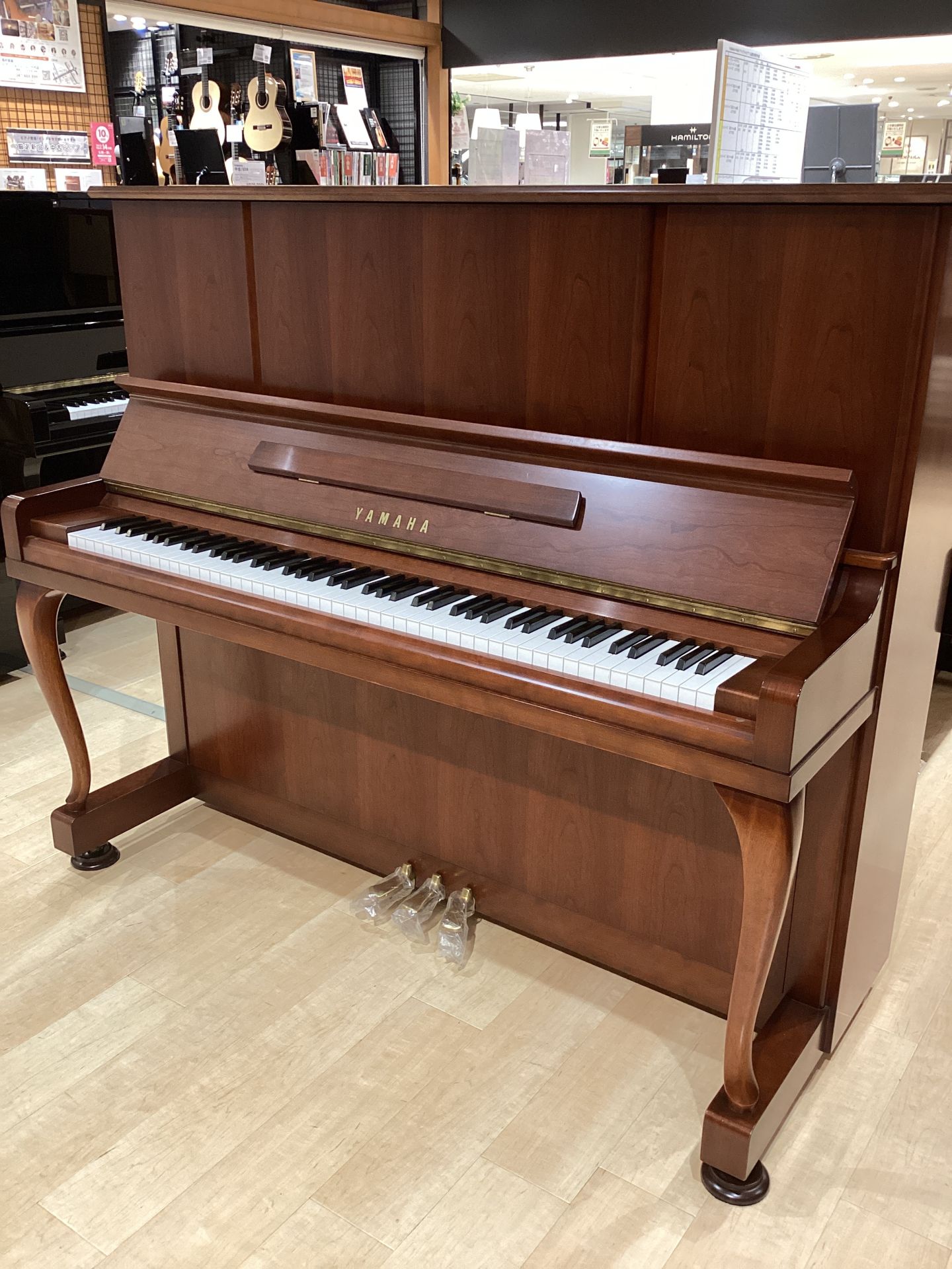 オシャレな中古ピアノ♪