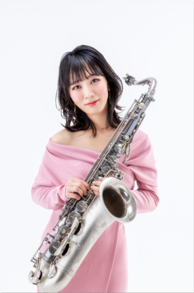 サックスプレイヤー米澤 美玖 (よねざわ みく)