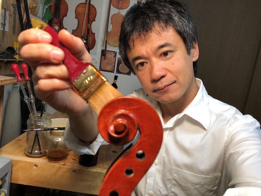 バイオリン製作家山本 耕司(やまもと こうじ)