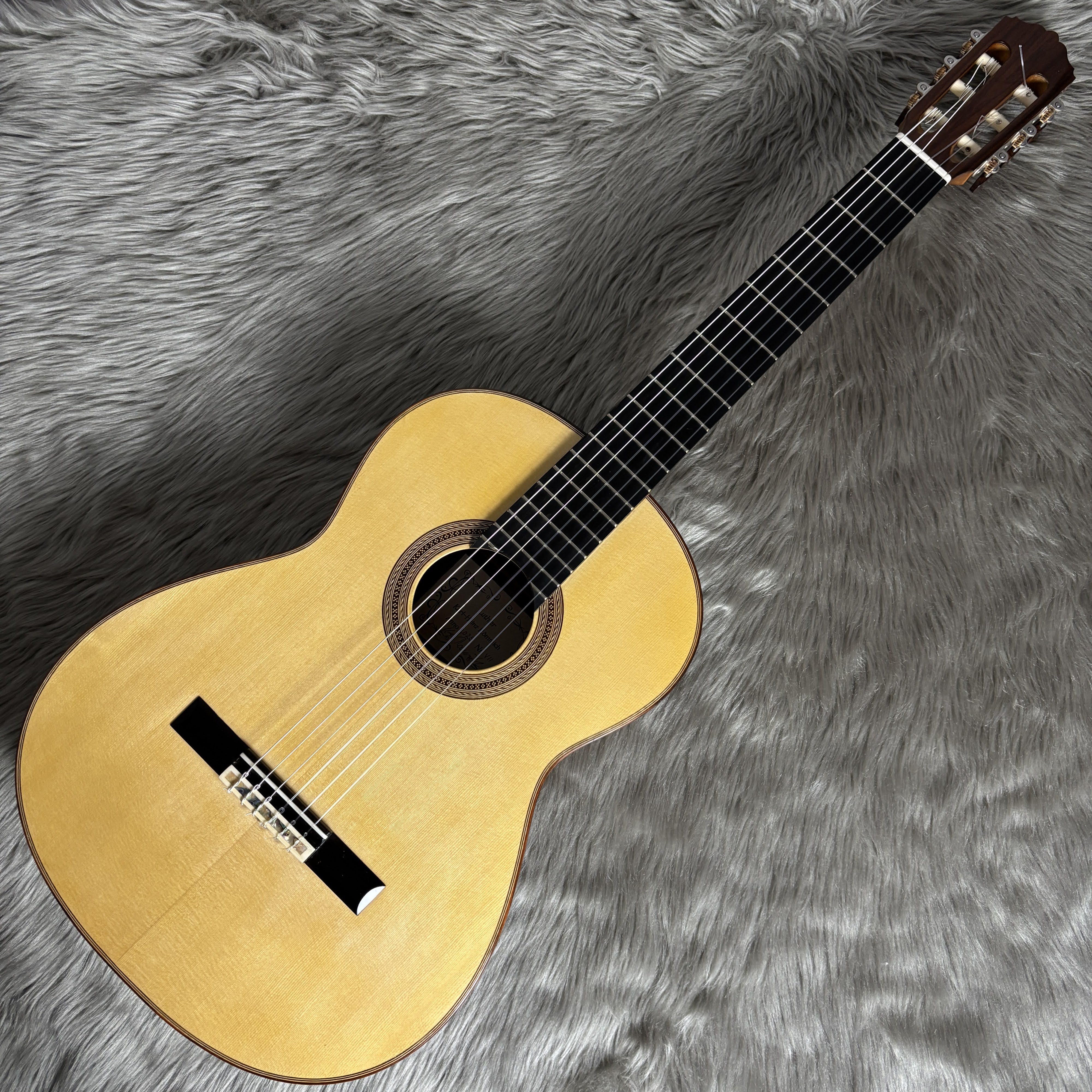 Karl Heinz Roemmich(カール ハインツ ルーミッヒ)2025年製　選定松 / 選定ローズウッド ※640mm