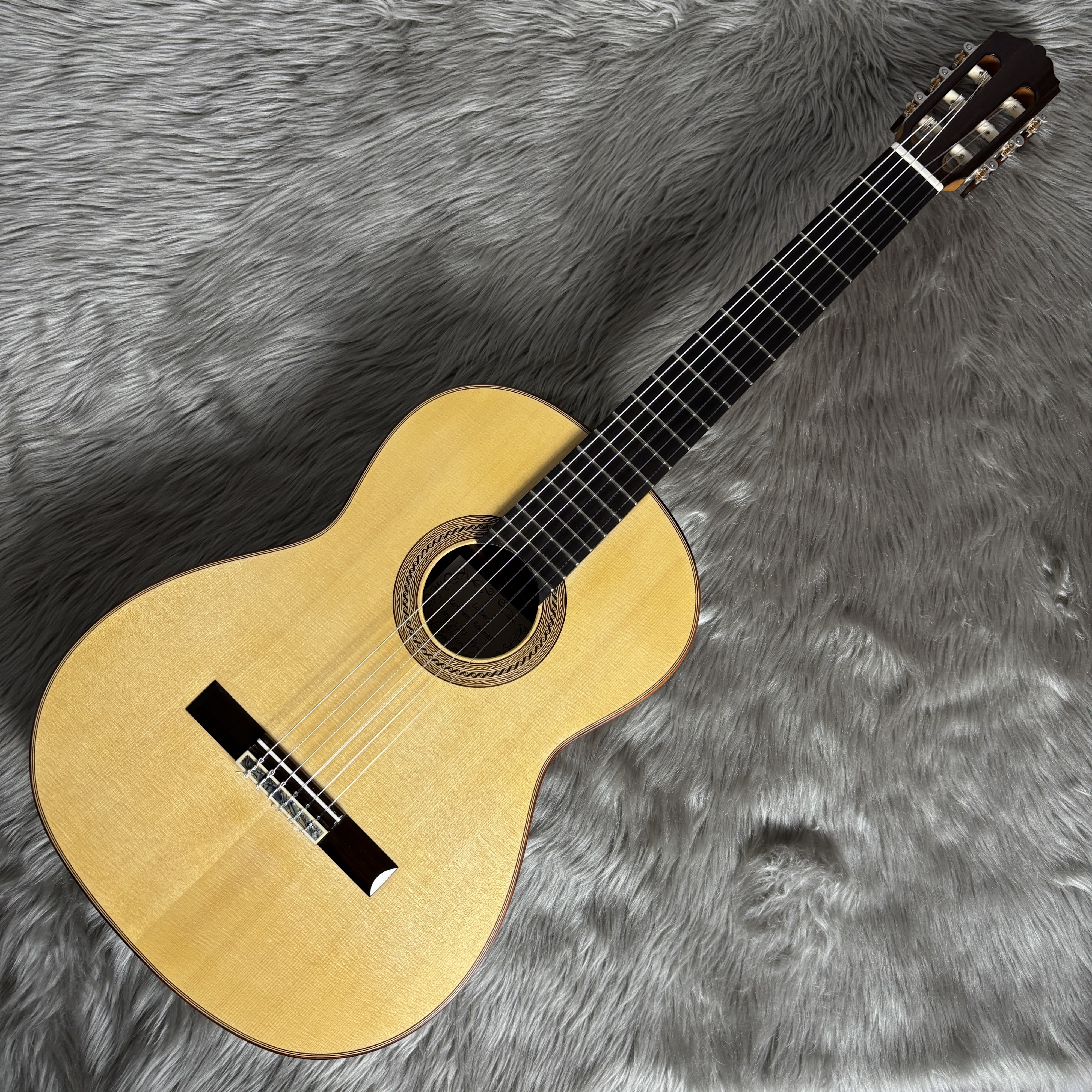 Karl Heinz Roemmich(カール ハインツ ルーミッヒ)2025年製　選定松 / 選定ローズウッド ※650mm