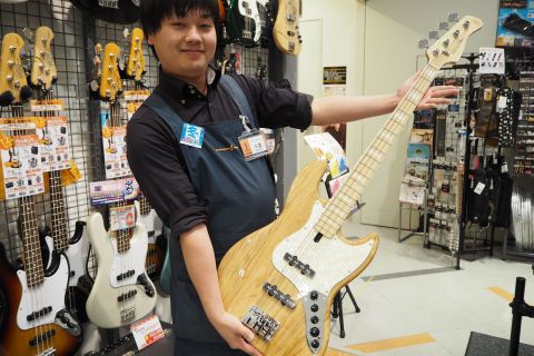 スタッフ写真 ベース/アンプ/ギターパーツ/DTM 大薗