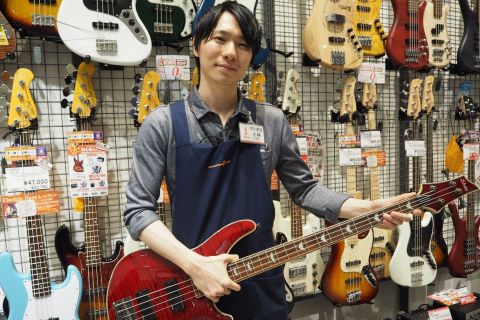 スタッフ写真 《ギターアドバイザー》エレキベース/ドラム/ドラムアクセサリー 小林