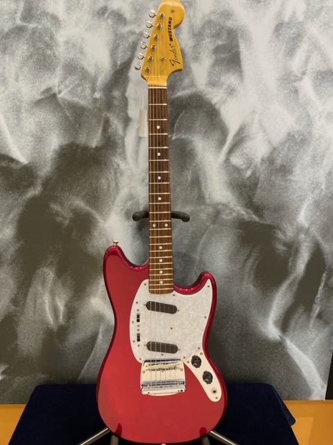 中古エレキギターFENDER MG69