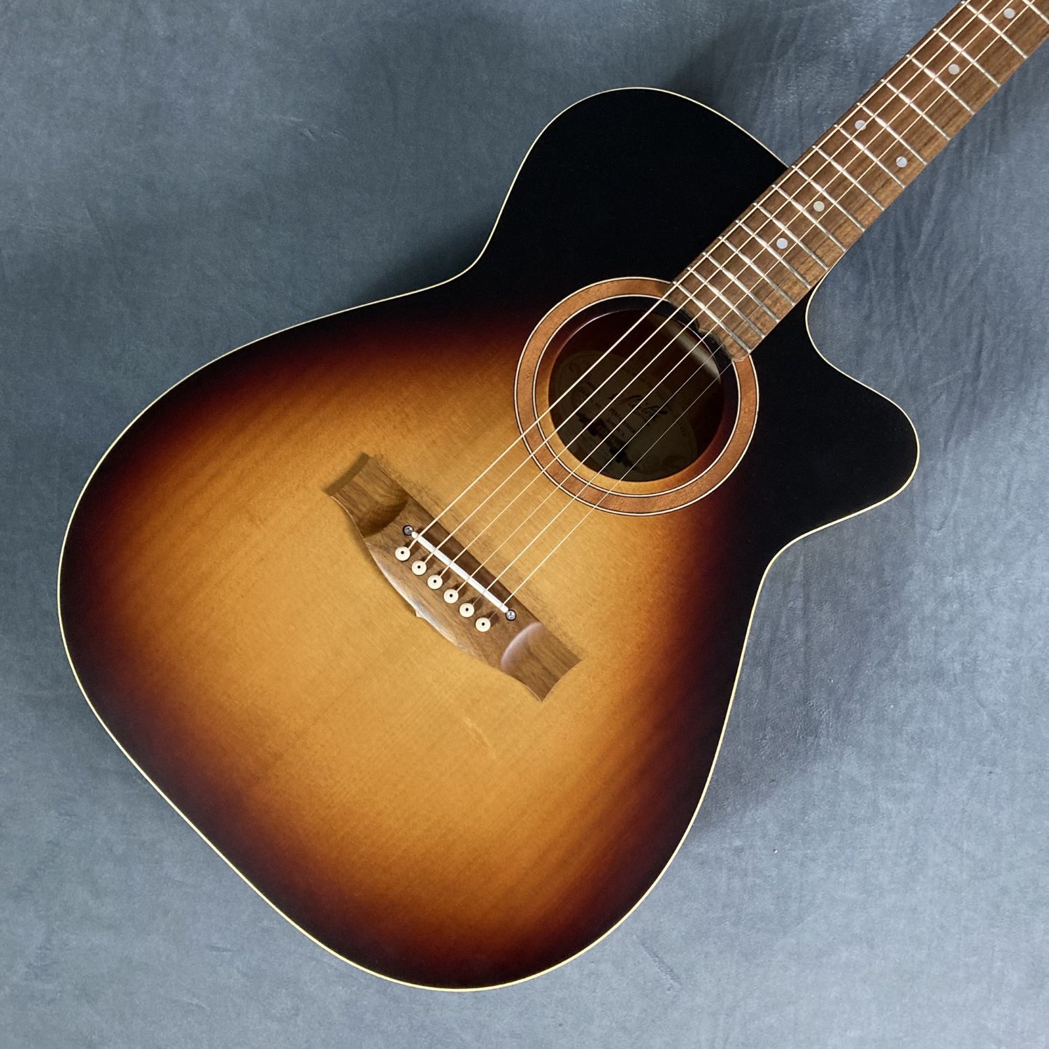 エレアコギターMaton PERFORMER LTD23