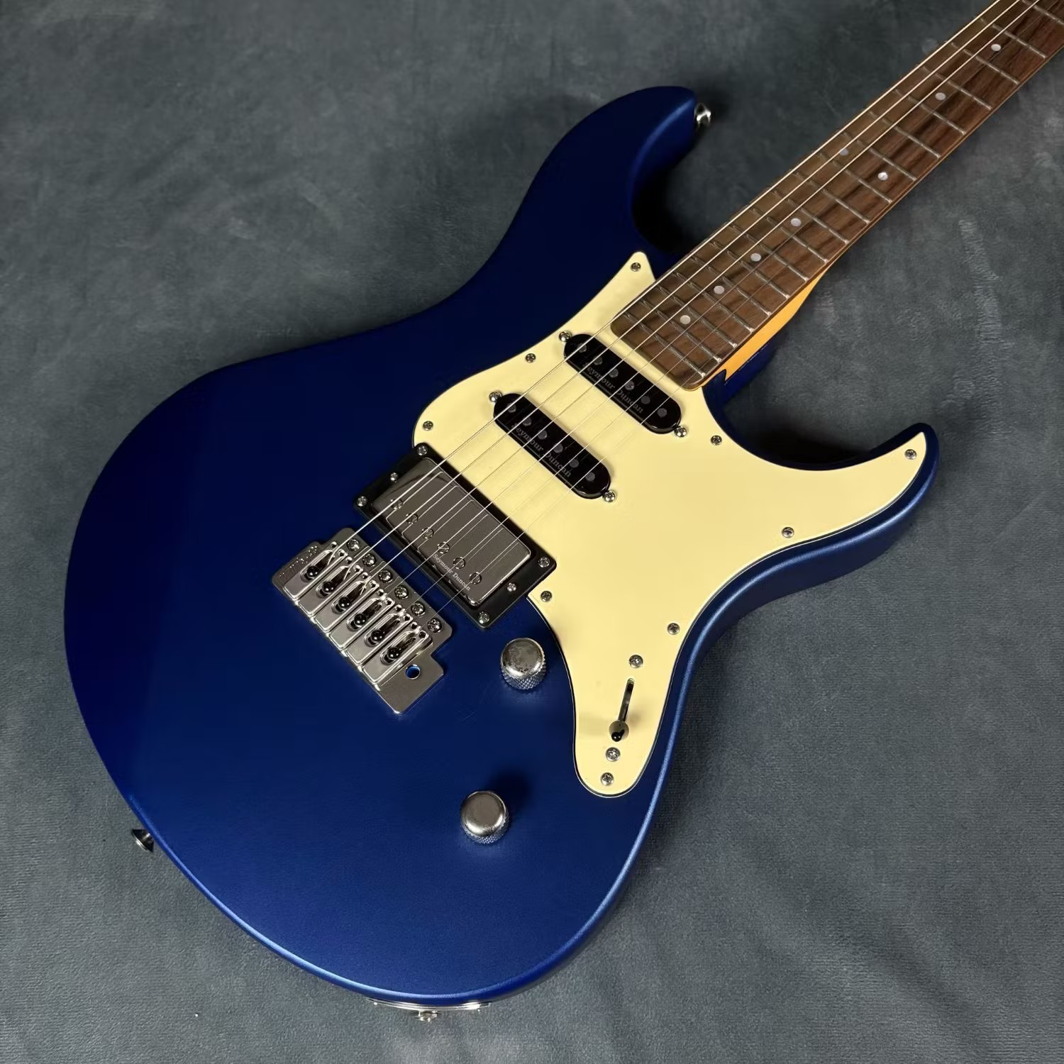 YAMAHAPACIFICA612VIIX