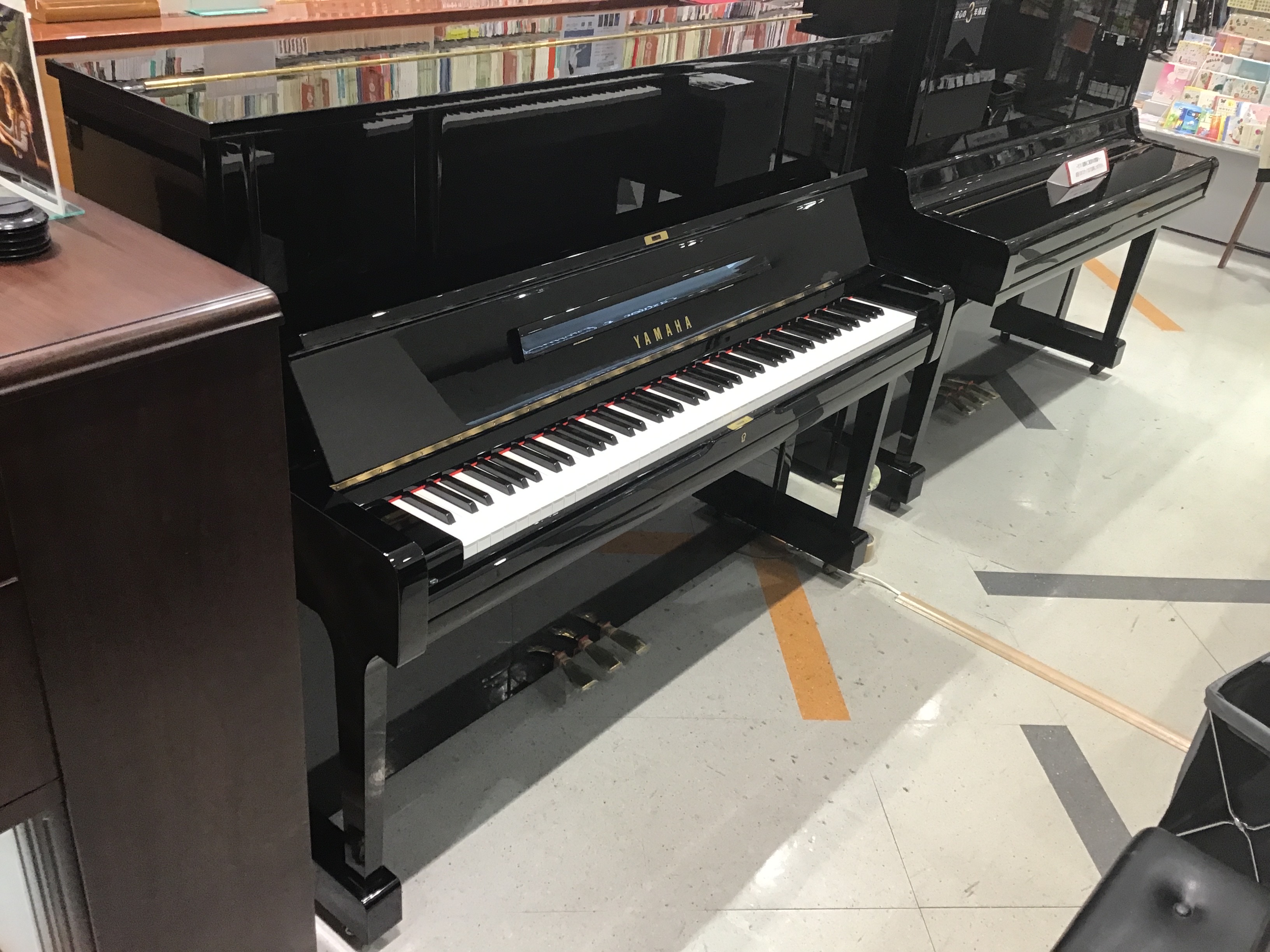 YAMAHA　アップライトピアノUX1