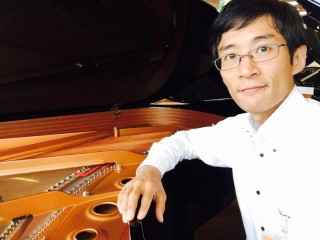 スタッフ写真 アコースティックピアノ・電子ピアノ 池田