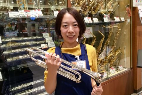 スタッフ写真 管楽器・教育楽器 渡邉