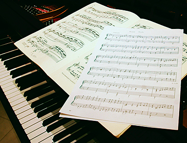 【山梨県のピアノ教室】『音楽を楽しみたい』そう思ったときが始め時。体験レッスン受付中！ここが違う！当店のピアノスクールがたくさんの方に選ばれる4つの特徴