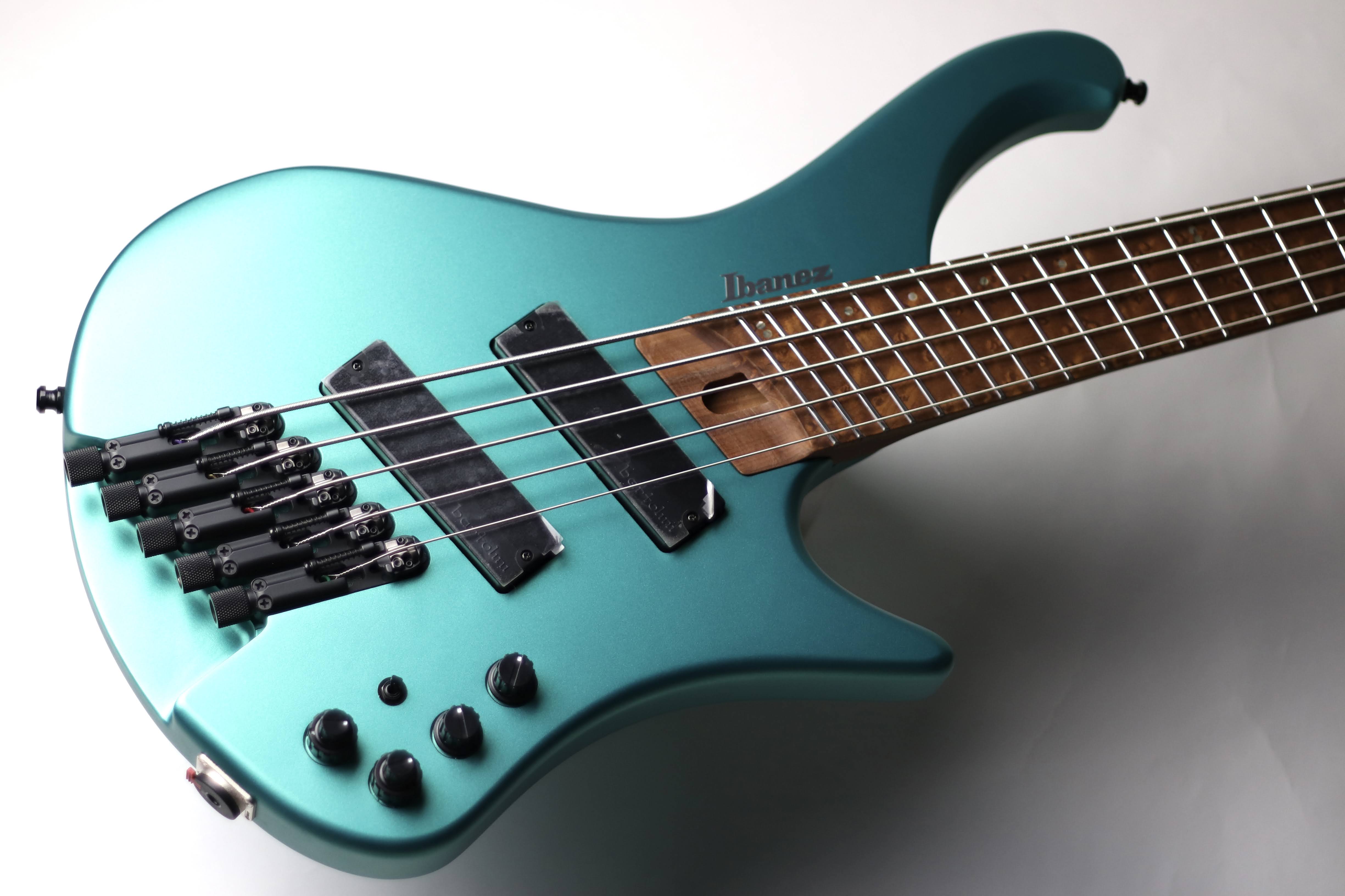 Ibanez】ヘッドレスベースがまた小さくなった！？島村楽器甲府店