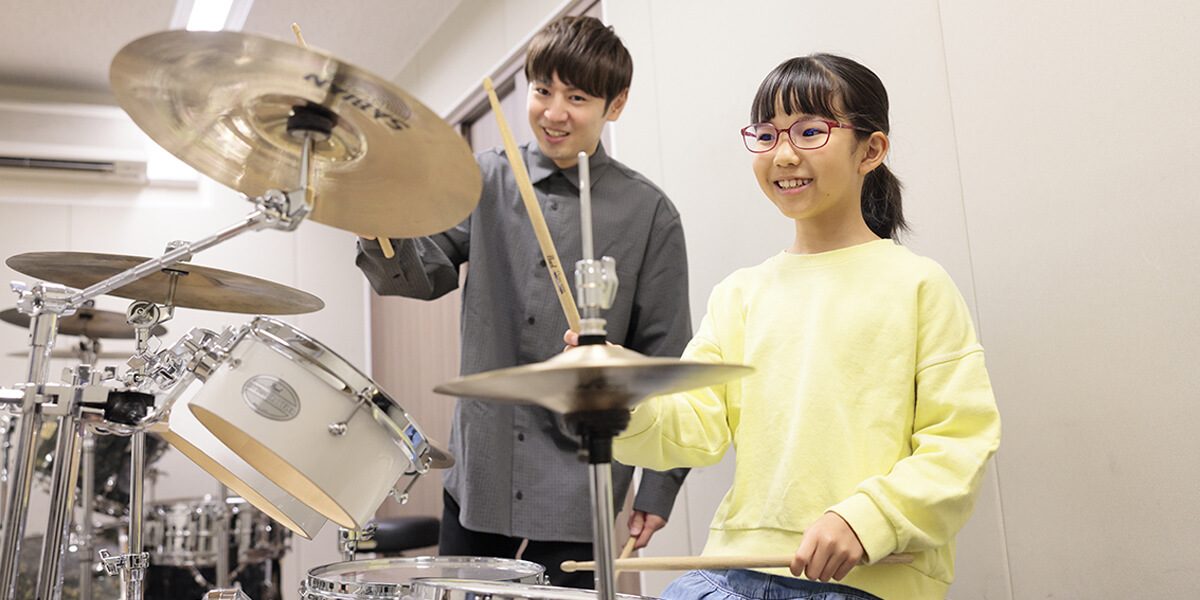 音楽教室に関するよくあるご質問にお答えします! 楽器を習いたい！でも、いざ申し込むとなると不安なことや分からないことが多くて、その一歩が踏み出せない・・・という方もたくさんいらっしゃると思います。そこで、お客様からのお問い合わせで特に多いご質問をまとめました！下記より該当するご質問をお選びください。 […]